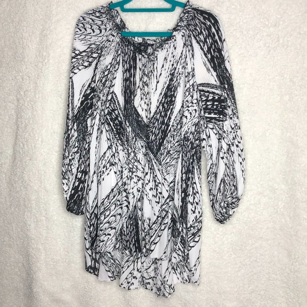 Sam & Jo (Plus) Women's Black and White Pleated Fabric Tunic  Size 1X